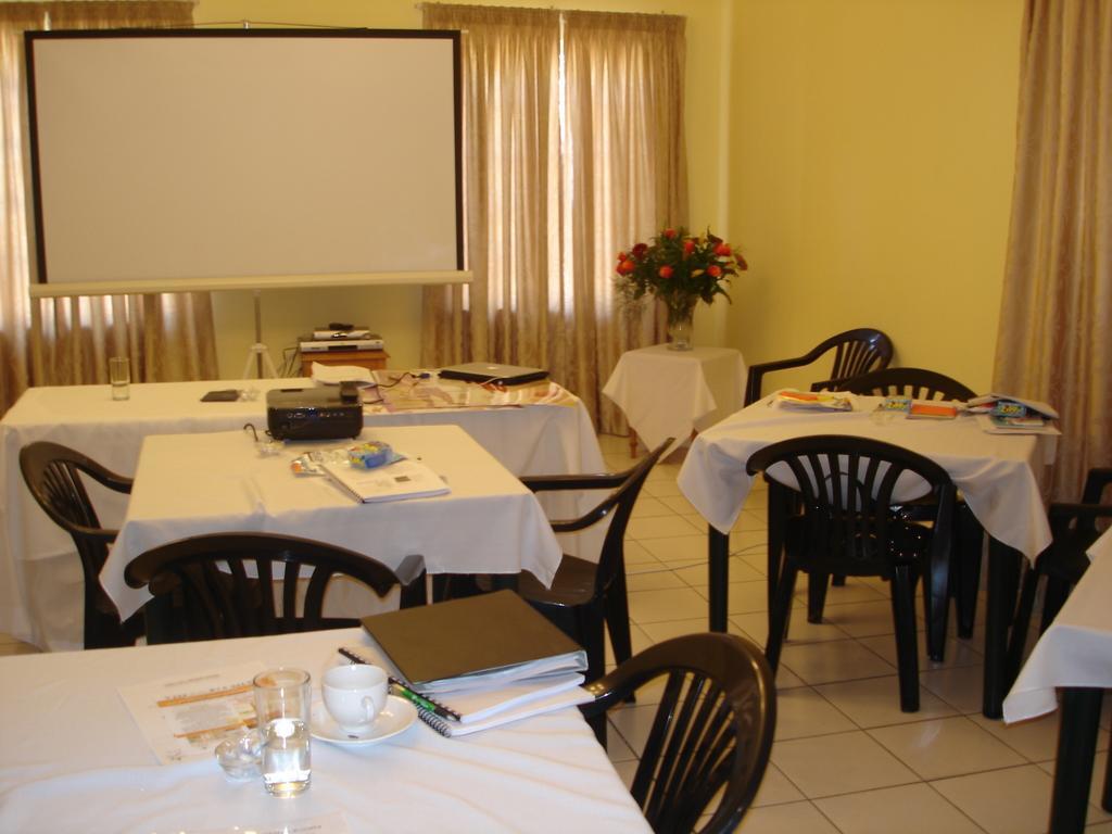 The Crescent Guesthouses - Bnb/Self Catering دوربان المظهر الخارجي الصورة