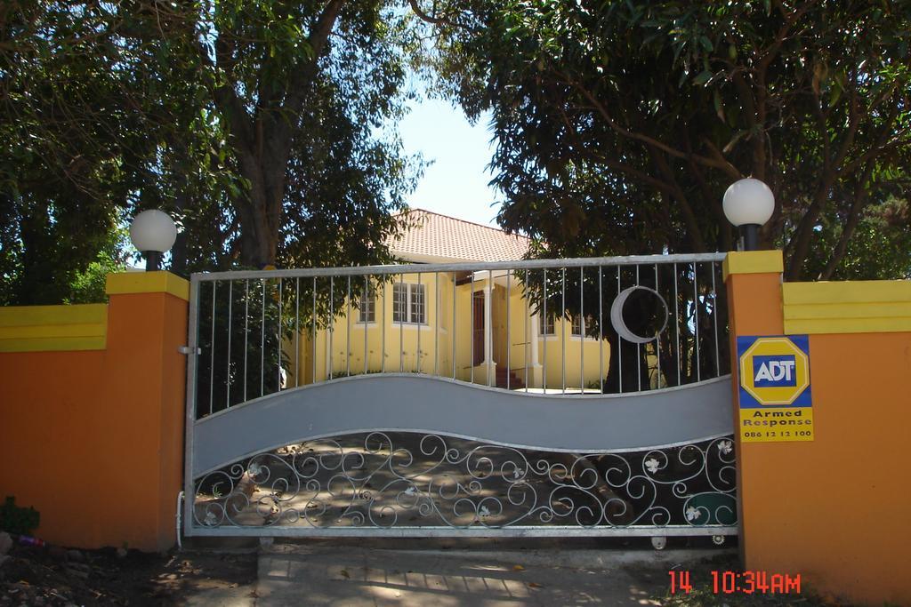 The Crescent Guesthouses - Bnb/Self Catering دوربان المظهر الخارجي الصورة
